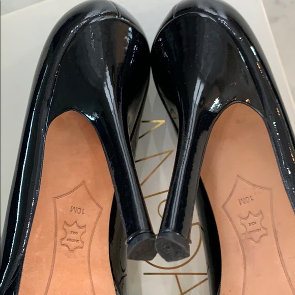 Joan & David Black Patent Pumps - Picture 4 of 9